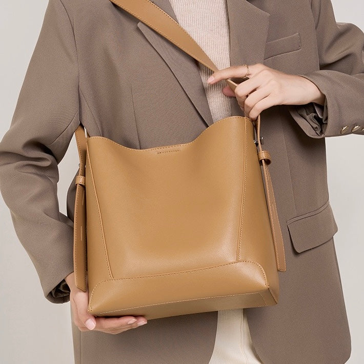 Dorothea | Oversized Crossbody & Shoulder Bag